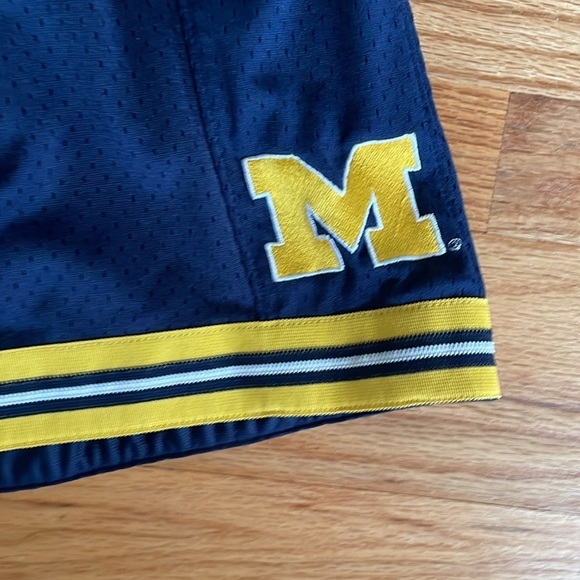 Vintage 90s NIKE University of Michigan U of M Long Mesh Basketball Shorts Men L - Picture 2 of 4